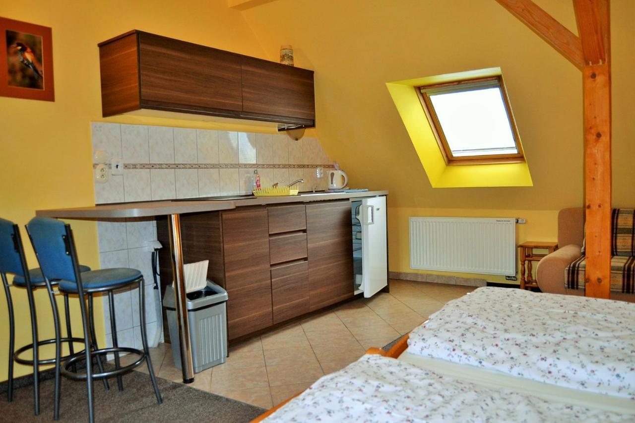 Apartments Nicol Карловы Вары Экстерьер фото