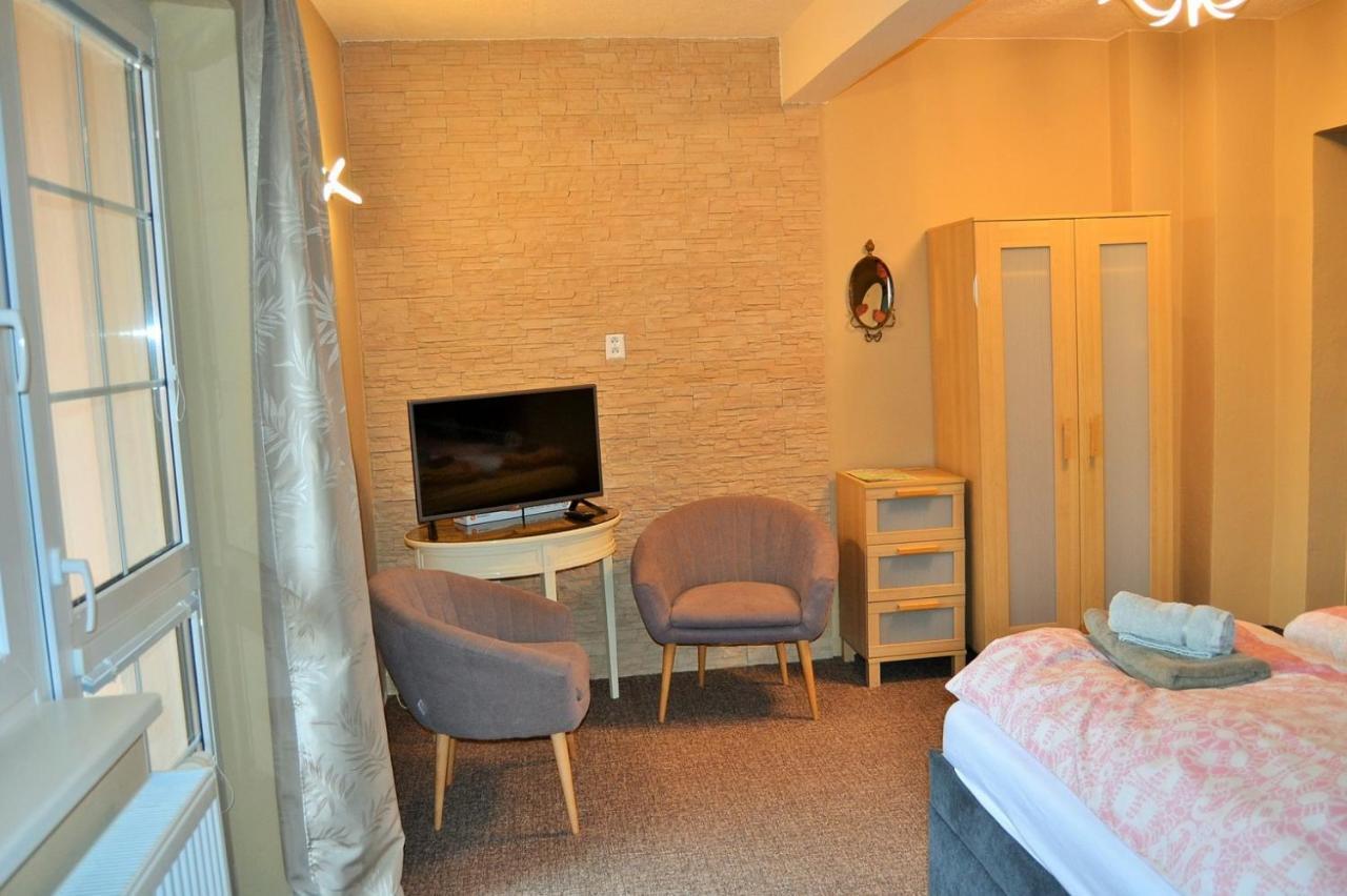 Apartments Nicol Карловы Вары Экстерьер фото